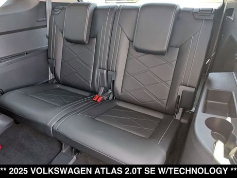 Used 2025 Volkswagen Atlas SE AWD/4WD image 27