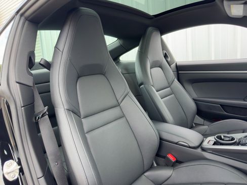 Used 2025 Porsche 911 Carrera image 39