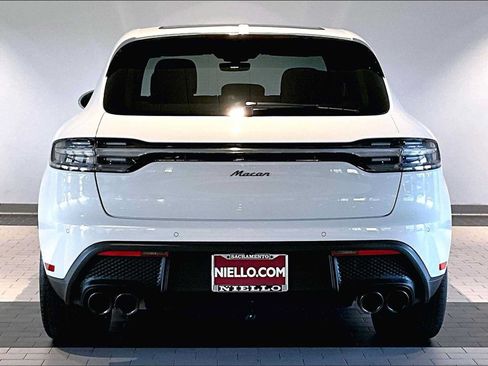 Used 2026 Porsche Macan AWD/4WD image 9