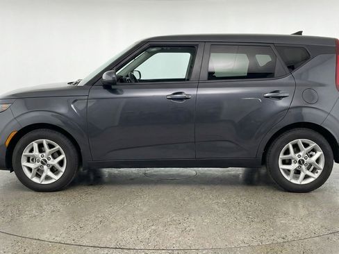 Used 2025 Kia Soul LX w/ LX Technology Package FWD image 5
