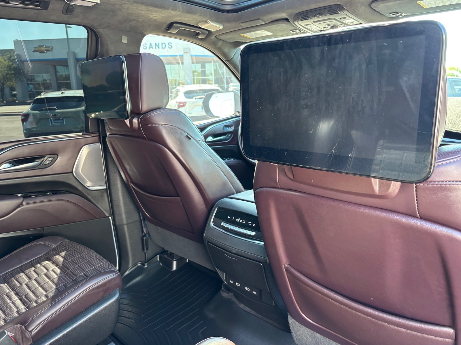 Used 2023 Cadillac Escalade Sport Platinum AWD/4WD image 31