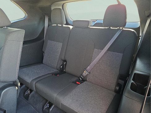 Used 2025 GMC Acadia Elevation image 10