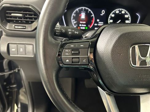 Used 2024 Honda Pilot Touring image 16