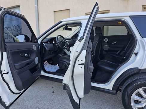 Used 2015 Land Rover Range Rover Evoque Pure image 18