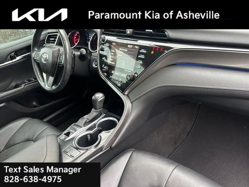 Used 2020 Toyota Camry XSE FWD image 30