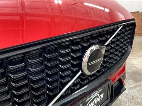 Certified 2024 Volvo XC60 B5 Core image 28