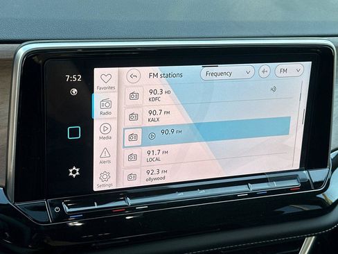 New 2026 Volkswagen Atlas SE image 18