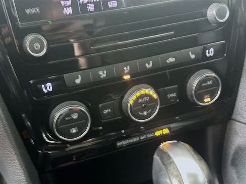 Used 2021 Volkswagen Passat 2.0T SE image 23