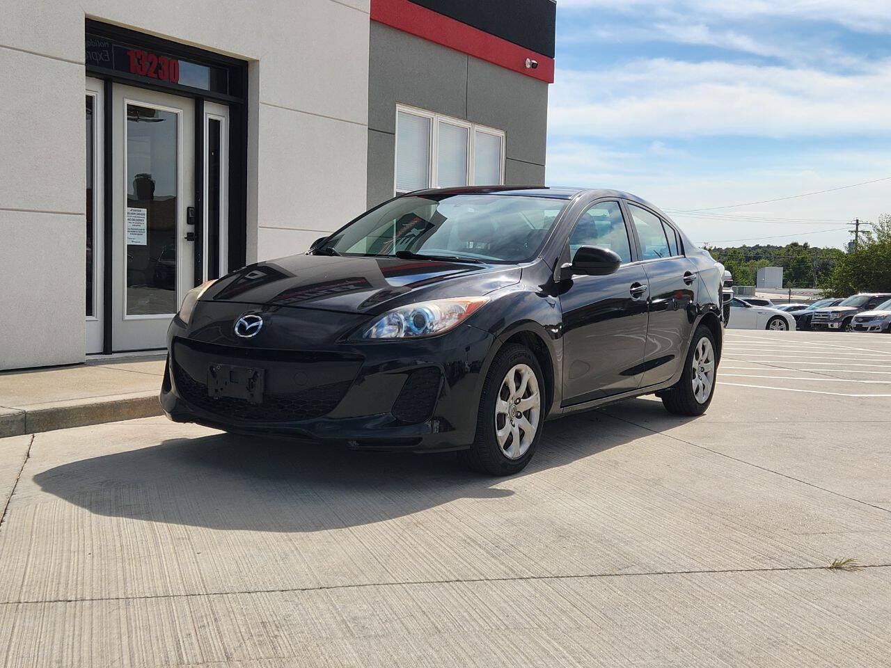 Used 2013 MAZDA MAZDA3 i Sport FWD image 2