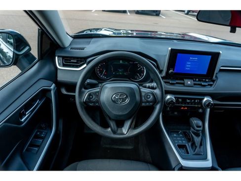 Used 2025 Toyota RAV4 XLE AWD/4WD image 20