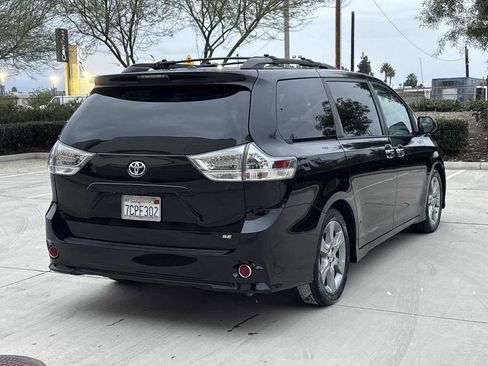 Used 2013 Toyota Sienna SE image 3