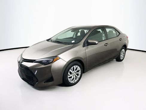 Used 2017 Toyota Corolla LE image 3