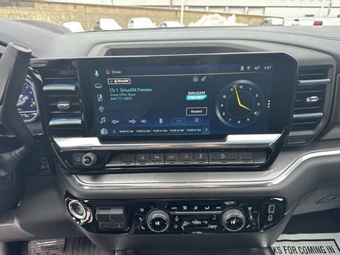 Used 2025 Chevrolet Silverado 3500 High Country w/ Technology Package image 15