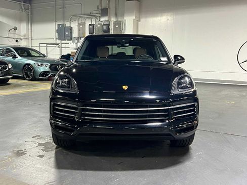Used 2023 Porsche Cayenne image 8