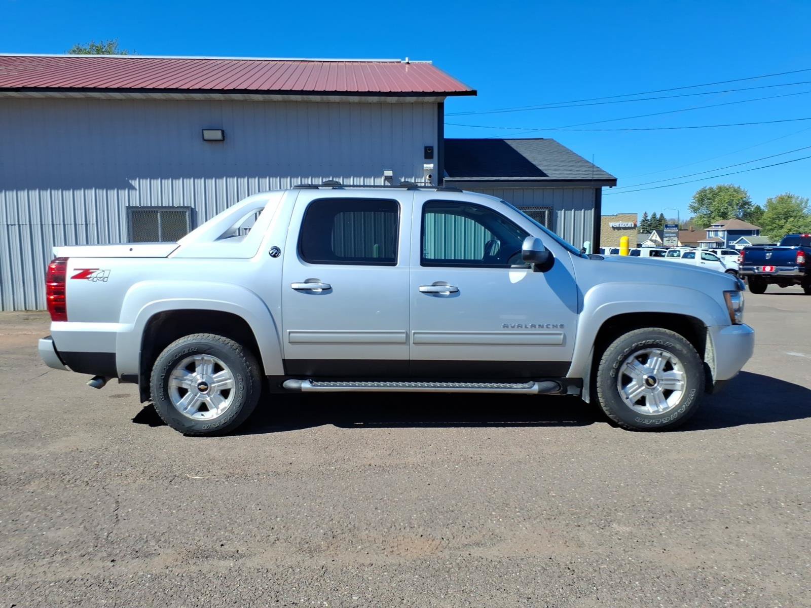 Used 2013 Chevrolet Avalanche LT w/ Suspension Package, Off-Road AWD/4WD image 7