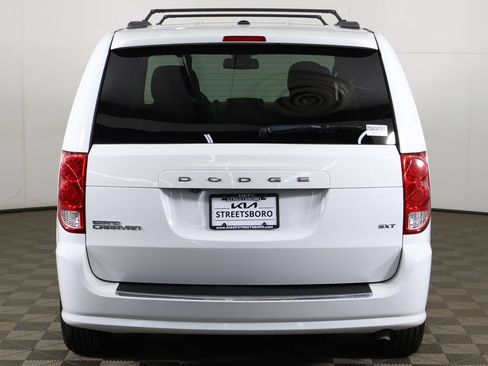 Used 2020 Dodge Grand Caravan SXT FWD image 9