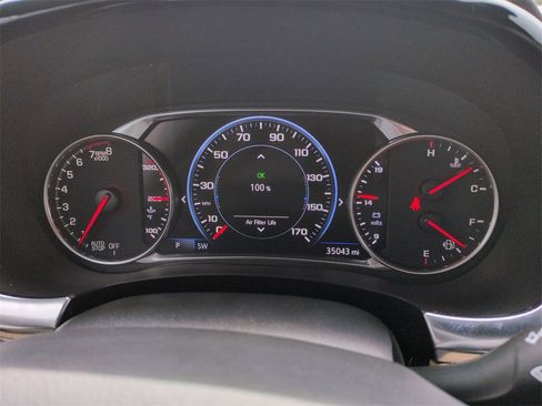 Used 2023 Chevrolet Traverse Premier image 21