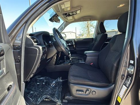 Certified 2022 Toyota 4Runner TRD Off-Road image 15