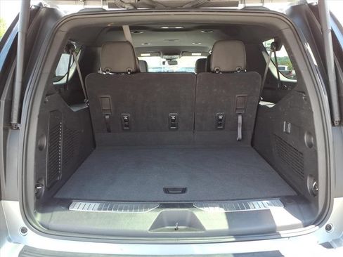 Certified 2025 Chevrolet Suburban Z71 AWD/4WD image 15