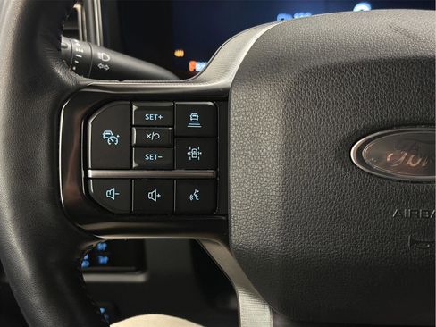 Used 2023 Ford F250 Platinum image 18