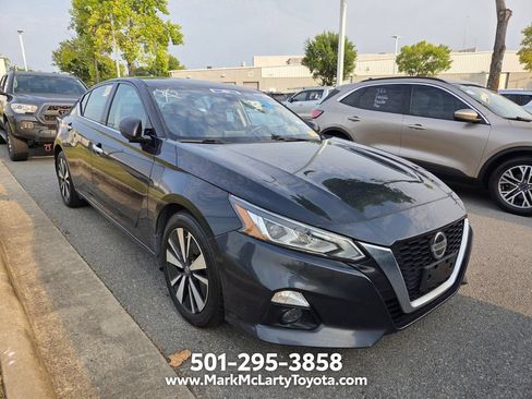 Used 2022 Nissan Altima 2.5 SL FWD image 2