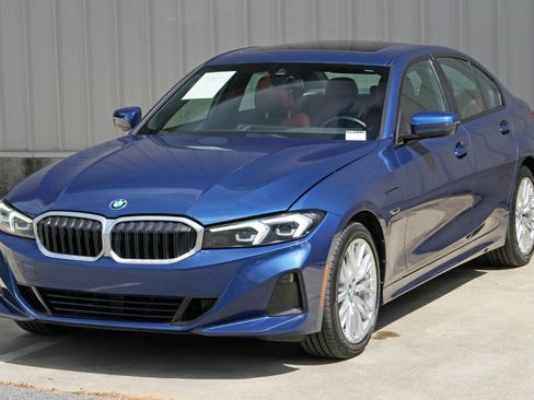 Used 2023 BMW 330e w/ Premium Package RWD image 49