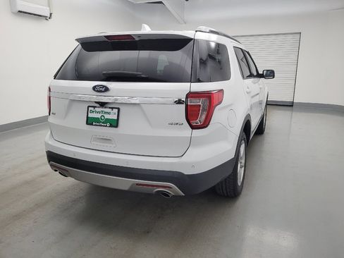 Used 2017 Ford Explorer XLT AWD/4WD image 7