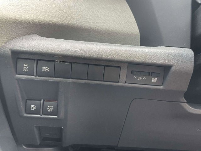 Certified 2025 Toyota Sienna XLE FWD image 22