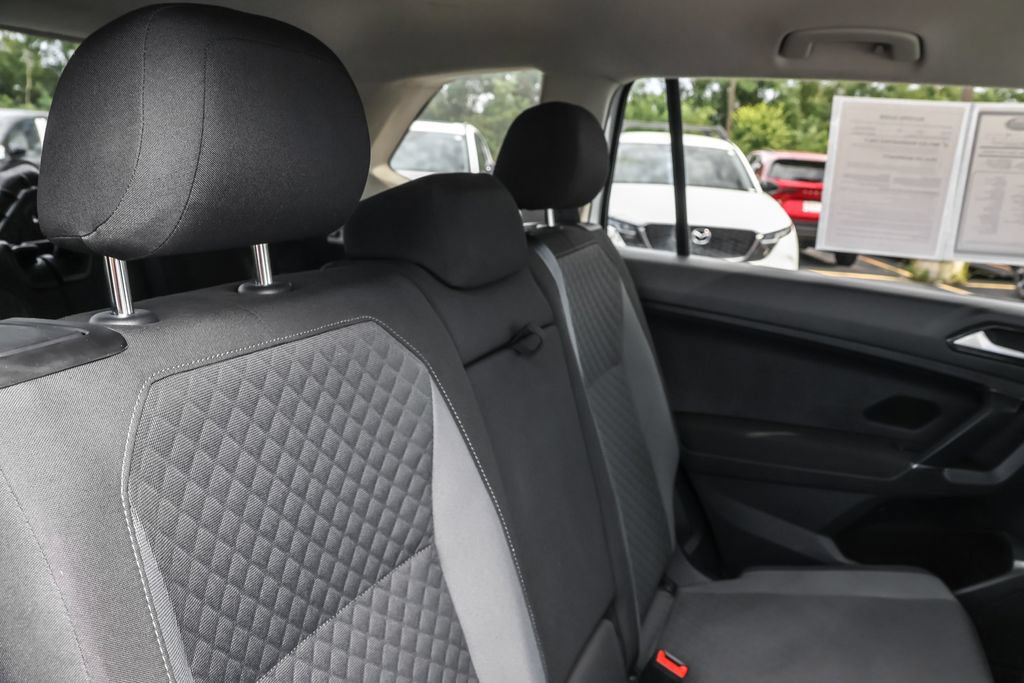 Used 2018 Volkswagen Tiguan S w/ 3rd Row Seat Package AWD/4WD image 31