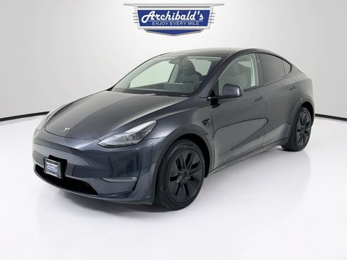 Used 2024 Tesla Model Y Long Range AWD/4WD image 3