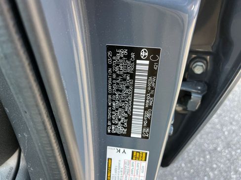 Used 2025 Toyota Prius LE image 28