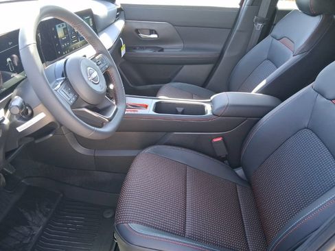 New 2026 Nissan Kicks SR w/ Cold Weather Package AWD/4WD image 21