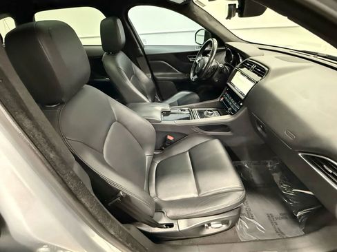 Used 2019 Jaguar F-PACE Premium image 57