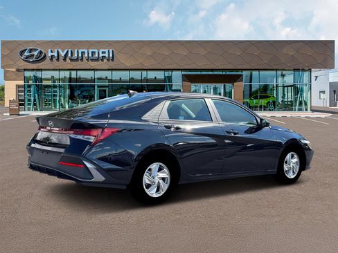New 2026 Hyundai Elantra SE image 8
