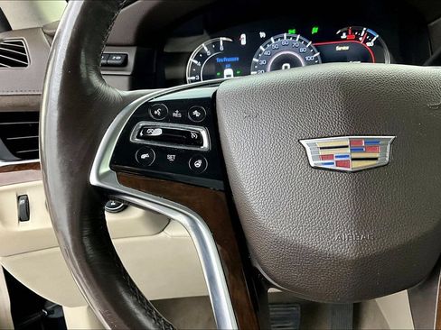 Used 2017 Cadillac Escalade Luxury AWD/4WD image 24