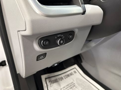 Used 2024 GMC Terrain SLT image 38