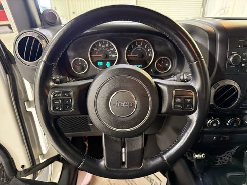 Used 2013 Jeep Wrangler Unlimited Sport AWD/4WD image 13