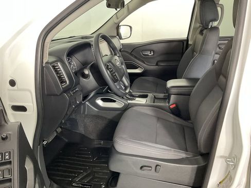 Used 2023 Nissan Frontier SV w/ Tow Package image 17