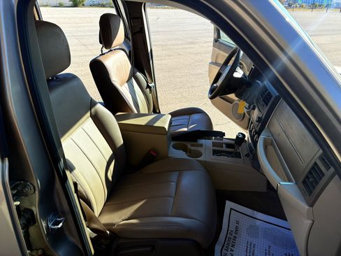 Used 2010 Jeep Liberty Sport w/ Popular Equipment Group image 16