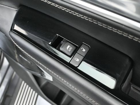 Used 2022 Jeep Wagoneer Series III w/ Premium Group I AWD/4WD image 60