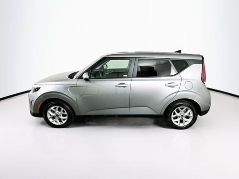 Used 2025 Kia Soul LX w/ LX Technology Package image 4