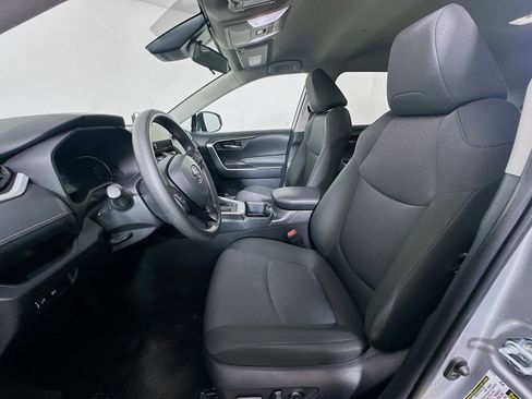 Used 2025 Toyota RAV4 XLE FWD image 13