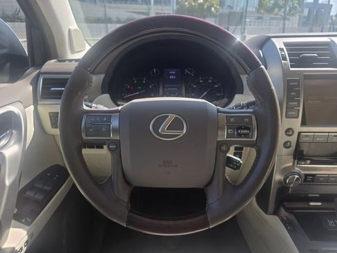 Used 2018 Lexus GX 460 Premium w/ Premium Package AWD/4WD image 23