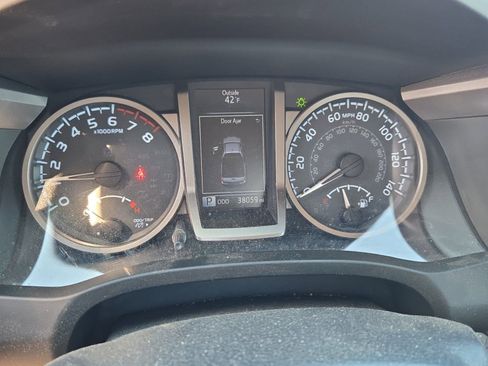 Used 2019 Toyota Tacoma SR5 image 9