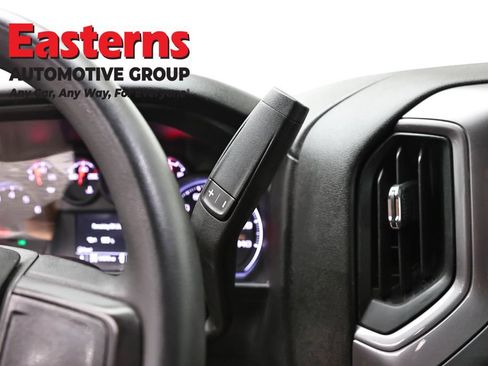 Used 2020 Chevrolet Silverado 1500 Custom w/ Custom Value Package AWD/4WD image 19