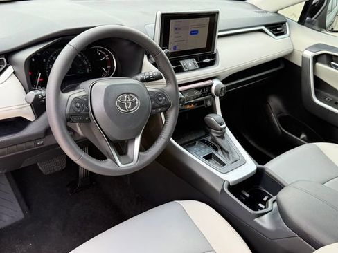 Used 2025 Toyota RAV4 XLE Premium FWD image 10
