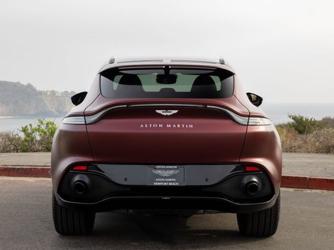 Used 2021 Aston Martin DBX AWD/4WD image 5