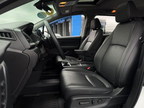 Certified 2023 Honda Odyssey EX-L image 12