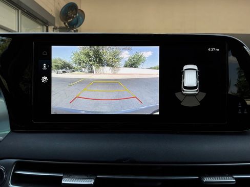 Used 2025 Hyundai Palisade SEL FWD image 37