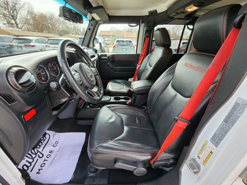 Used 2017 Jeep Wrangler Unlimited Rubicon AWD/4WD image 15